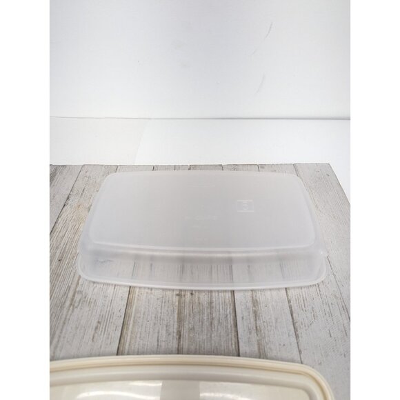 Vtg. Rubbermaid Servin' Saver Rectangle 4 cups #5 Almond Lid - Picture 6 of 9
